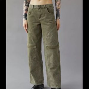 BDG Low-Rise Seamed Cargo Jean UO Size 24